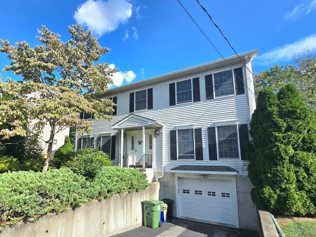 property at 21 Bentay Dr