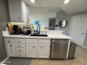 243 Riverdale Ct in Camarillo, CA - Building Photo - Building Photo