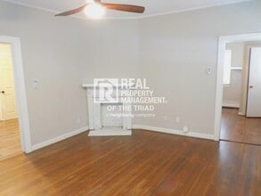 1008 Cranbrook St in Greensboro, NC - Foto de edificio - Building Photo