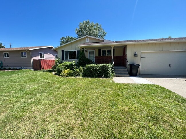 property at 1011 Wiloma Dr