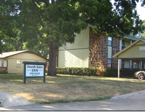 SouthGate Inn in Tahlequah, OK - Foto de edificio