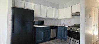 4905 PARK Ave in Union City, NJ - Building Photo