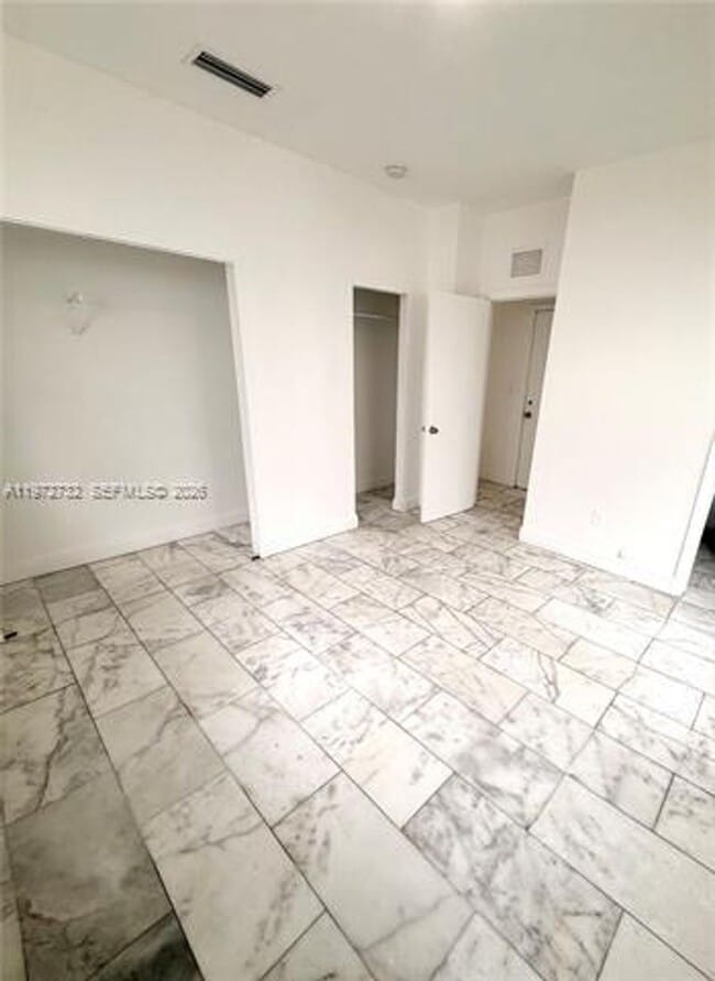 922 Jefferson Ave in Miami Beach, FL - Foto de edificio - Building Photo