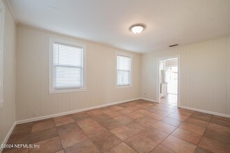 214 8th Ave N, Unit 117 in Jacksonville Beach, FL - Building Photo - Building Photo