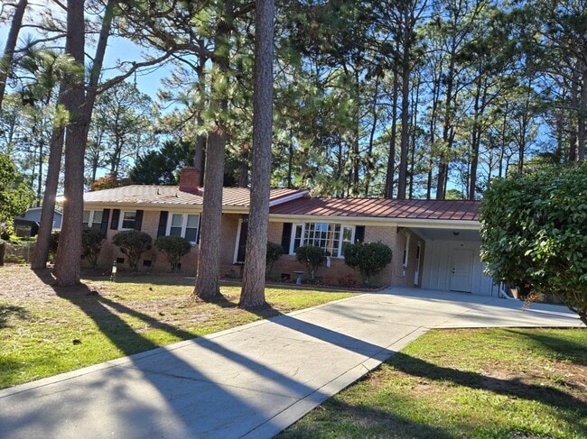 741 Galloway Dr in Fayetteville, NC - Foto de edificio - Building Photo