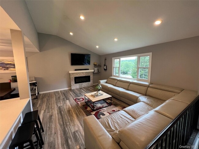 6 Peace Dr in Middletown, NY - Building Photo - Building Photo