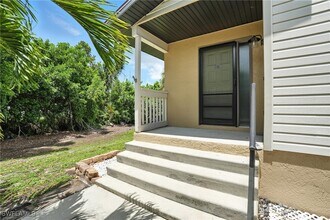 17044 Golfside Cir in Ft. Myers, FL - Building Photo - Building Photo