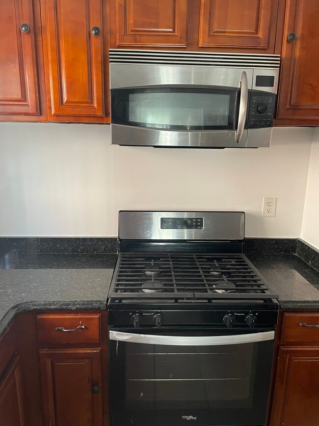 800 S Oak Dr in Bronx, NY - Building Photo - Building Photo