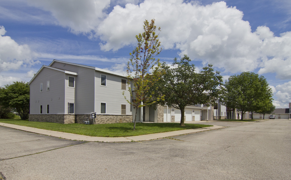 Hillview Apartments in Whitewater, WI - Building Photo