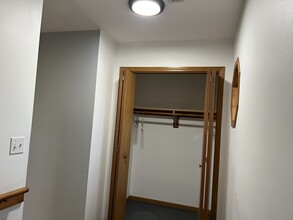 450 Skare Rd, Unit Lower unit #2 in Rio, WI - Foto de edificio - Building Photo