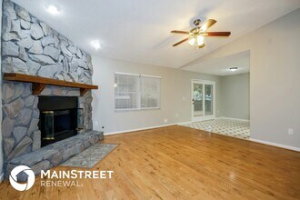 2740 Birdland Ct in Land O Lakes, FL - Foto de edificio - Building Photo