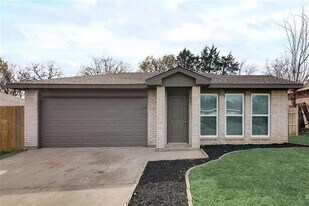 9227 Crimnson Ct in Dallas, TX - Building Photo