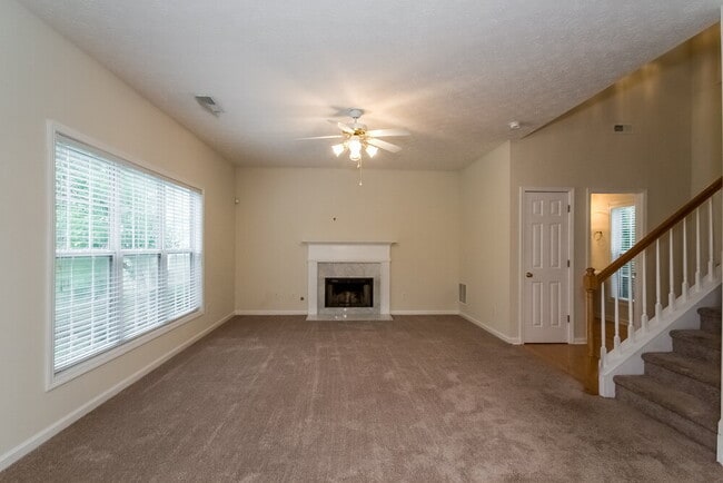 145 Alessie Dr in Newnan, GA - Building Photo - Building Photo