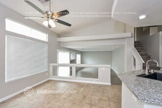 8764 Country View Ave in Las Vegas, NV - Building Photo - Building Photo