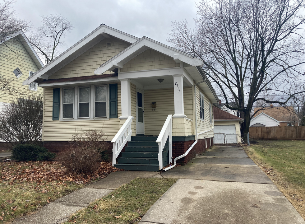 2717 Northwood Ave in Toledo, OH - Building Photo