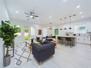 2412 Dalview St in Houston, TX - Foto de edificio - Building Photo