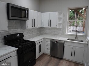1138 S Hanover St in Baltimore, MD - Building Photo - Building Photo