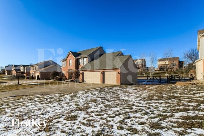 5158 Grandin Ridge Dr in Liberty Township, OH - Building Photo - Building Photo