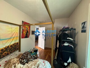 585 Broadway, Unit 1 in Somerville, MA - Foto de edificio - Building Photo