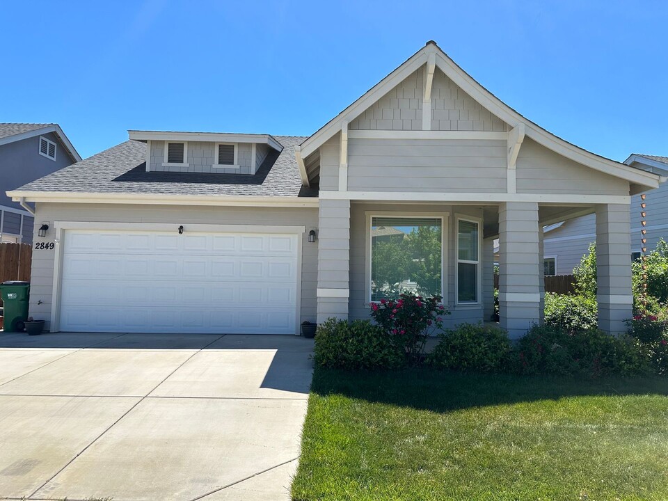 2849 Trimbelle River in Chico, CA - Building Photo