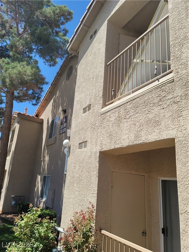 property at 2110 Los Feliz St