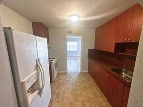 400 Opa-Locka Blvd in North Miami, FL - Building Photo - Building Photo