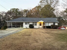 498 Ridge Ave in Mableton, GA - Building Photo