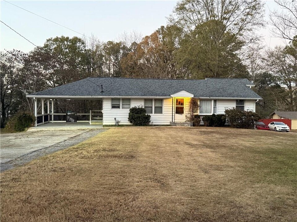 498 Ridge Ave in Mableton, GA - Building Photo