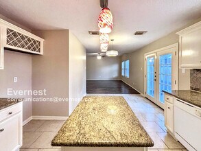 8019 Carmel Cir in Houston, TX - Building Photo - Building Photo