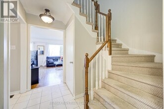 5305 Glen Erin Dr in Mississauga, ON - Building Photo - Building Photo