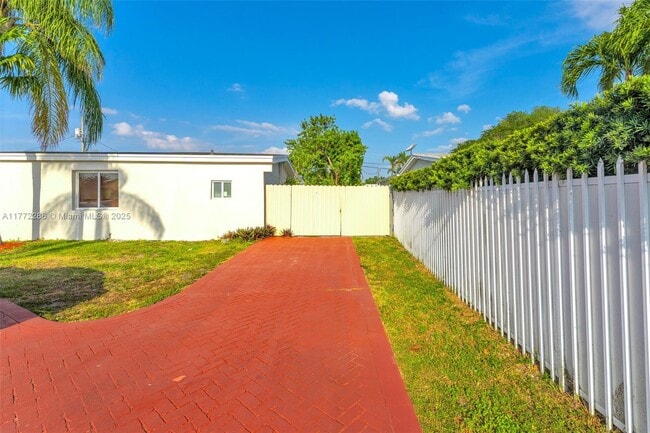 property at 5325 SW 99th Ct