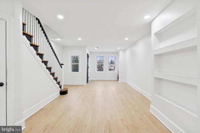 417 E Upsal St in Philadelphia, PA - Building Photo - Building Photo