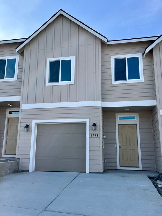 3718 S Roosevelt Pl in Kennewick, WA - Building Photo