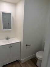 1800 Shamrock Wy in Bakersfield, CA - Building Photo - Building Photo