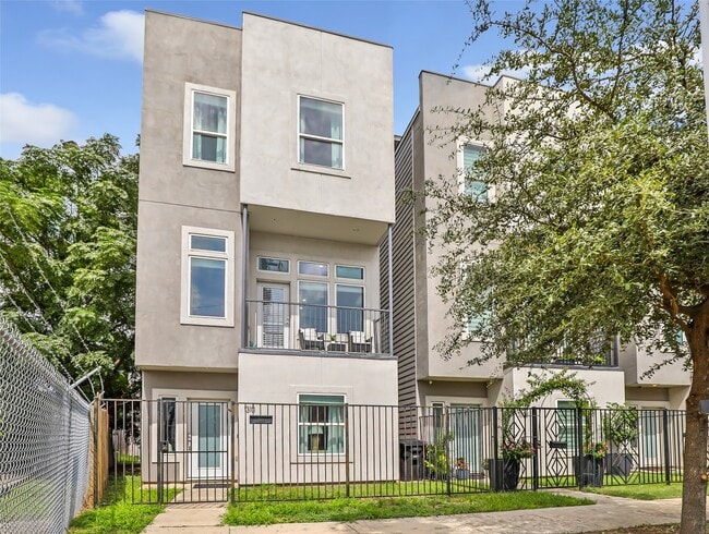 property at 1310 Roberts St