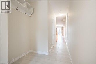 1426 Almonte Dr in Burlington, ON - Building Photo - Building Photo