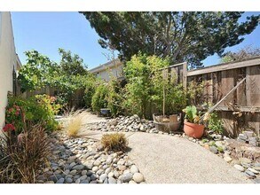 31 Lido Cir in Redwood City, CA - Building Photo - Building Photo
