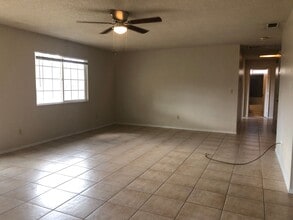 2825 Crowell Rd in Turlock, CA - Building Photo - Building Photo