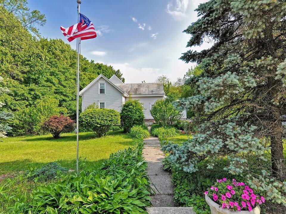 84 Marble St in Stoneham, MA - Building Photo