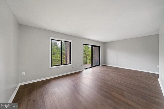 6934 Hanover Pkwy in Greenbelt, MD - Building Photo - Building Photo