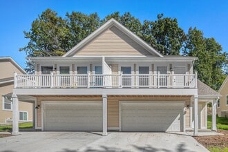 17543 Beechwood Ln in Spring Lake, MI - Building Photo - Building Photo