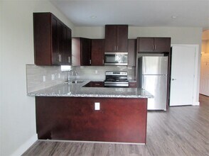 3249 Dixie Dr in Houston, TX - Foto de edificio - Building Photo