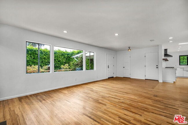 12121 Gilmore Ave in Los Angeles, CA - Building Photo - Building Photo