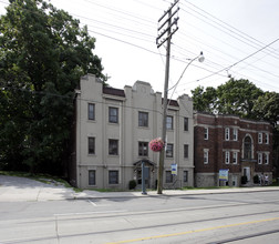 2405 Queen St in Toronto, ON - Building Photo - Building Photo