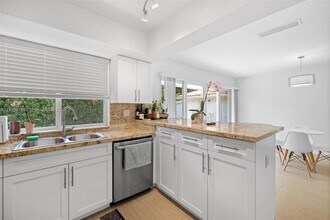 811 Capri St in Coral Gables, FL - Building Photo - Building Photo