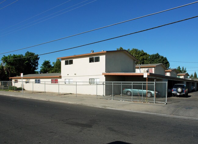 4427-4449 E Hamilton Ave in Fresno, CA - Building Photo - Building Photo