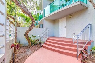 1500 Bay Rd, Unit T-1414 in Miami Beach, FL - Building Photo - Building Photo