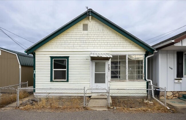 property at 707 E Front St