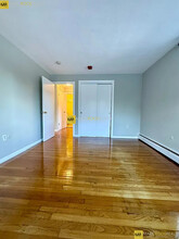 354 Market St, Unit 17 in Boston, MA - Building Photo - Building Photo