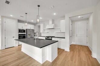 127 Myrtle Rd in Warren, NJ - Building Photo - Building Photo